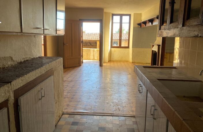 Maison, grange, dépendances, grand terrain. — photo 4