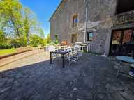 Maison de village aux volumes XXL, jardin agréable — photo 2