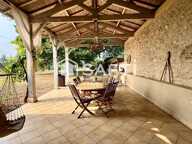 Superbe batisse en pierre de 277 m2, avec son parc et son espace piscine. — photo 3