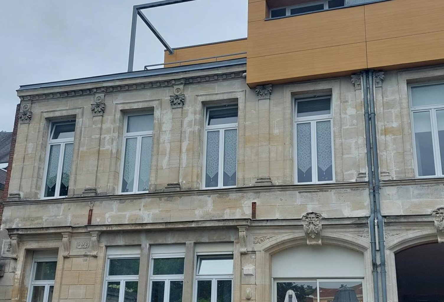 Spacieux T4 dans un immeuble de caractère — photo 1