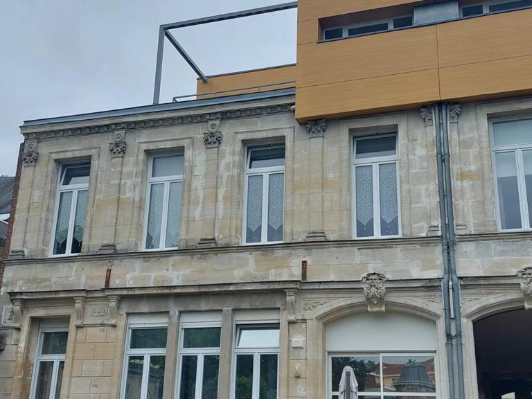 Spacieux T4 dans un immeuble de caractère — photo 1