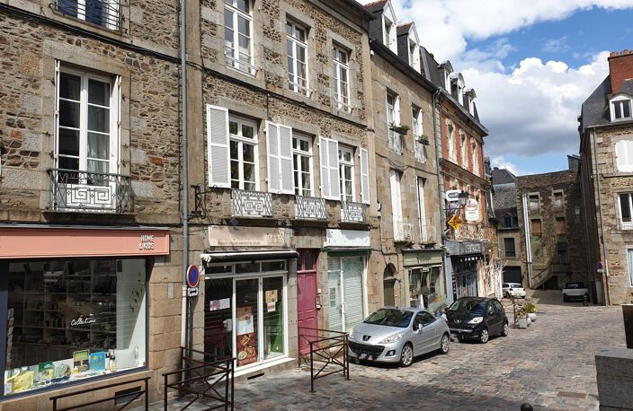 Local commercial avec appartement - Centre Bourg — photo 2