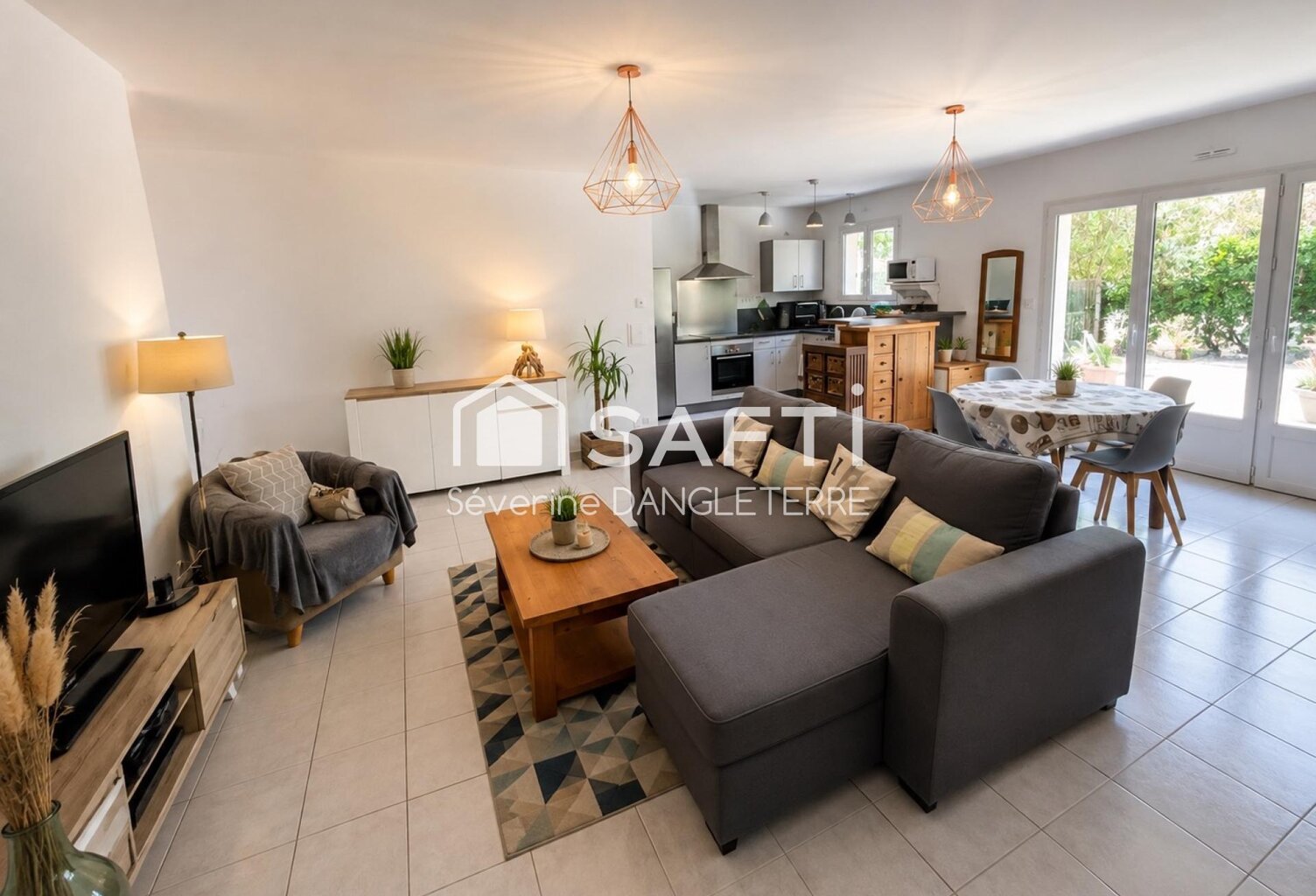Maison Familiale Trois chambres . — photo 1