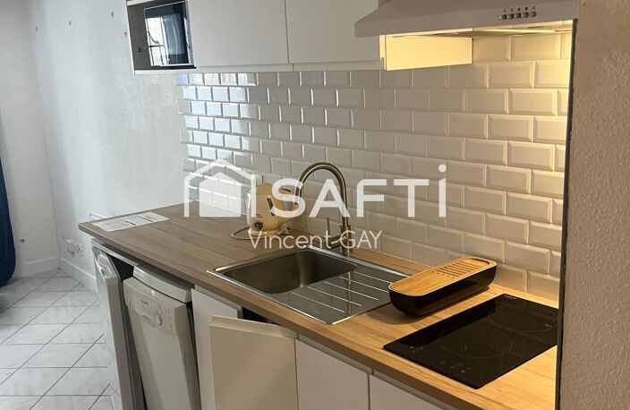  LE CHARME D'UN DUPLEX AU CUR DU VIEUX BORDEAUX — photo 3