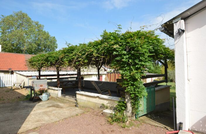 Pavillon spacieux de 140 m² à Moncé-en-Belin — photo 2