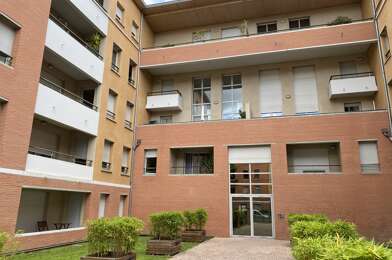 Appartement 2 pièces 852 €