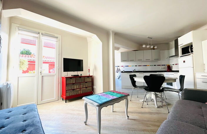 APPARTEMENT 3 PIECES A 100M DE LA PLAGE AVEC TERRASSE ET CEL — photo 3