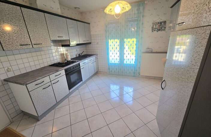 Maison plain pied d'environ 72m2 avec garage attenant et gar — photo 2