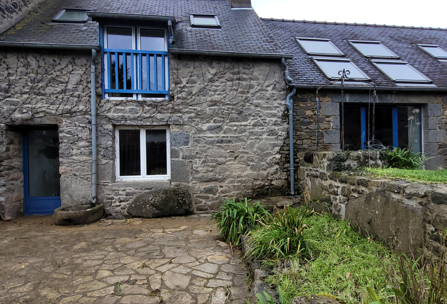 Maison en pierre, proche mer, terrain clos et fleuri — photo 1