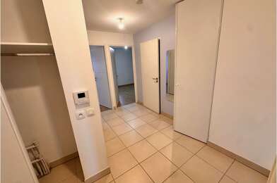 Appartement 3 pièces 893 €
