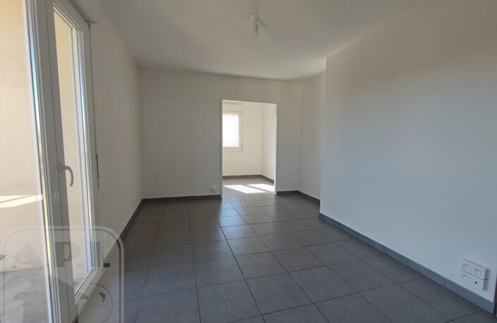 T1 BIS STATIONNEMENT FACILE  — photo 2