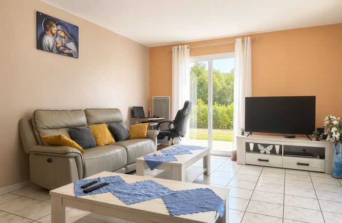 Maison contemporaine de plain-pied - 4 chambres - 122 m²  - Ousse — photo 2
