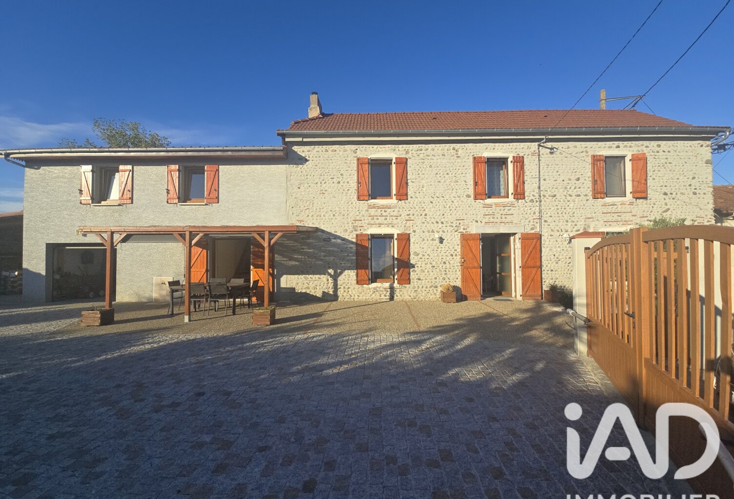 Vente Maison/villa 8 pièces — photo 1