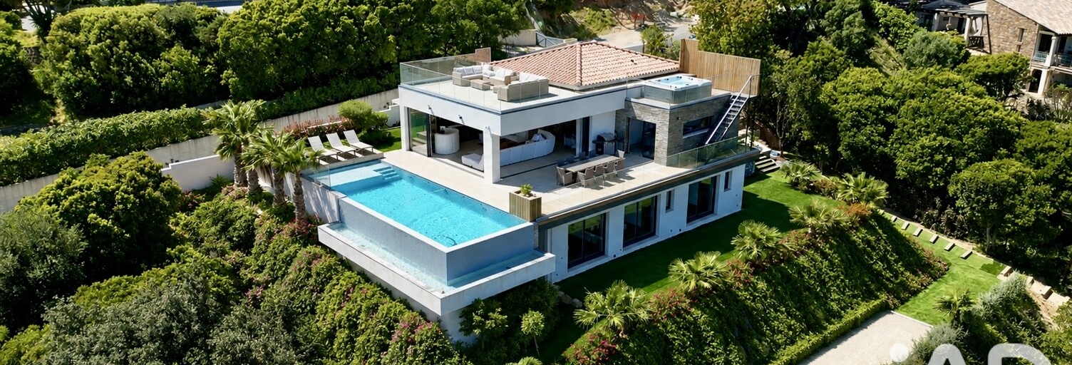 Maison 7 Pièces 250 m² à vendre à Cavalaire-sur-Mer (83240)