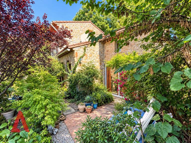 Charmante maison en pierre avec plusieurs chambres, jardin luxuriant et plusieurs terrasses — photo 1