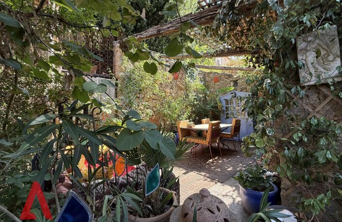 Charmante maison en pierre avec plusieurs chambres, jardin luxuriant et plusieurs terrasses — photo 4