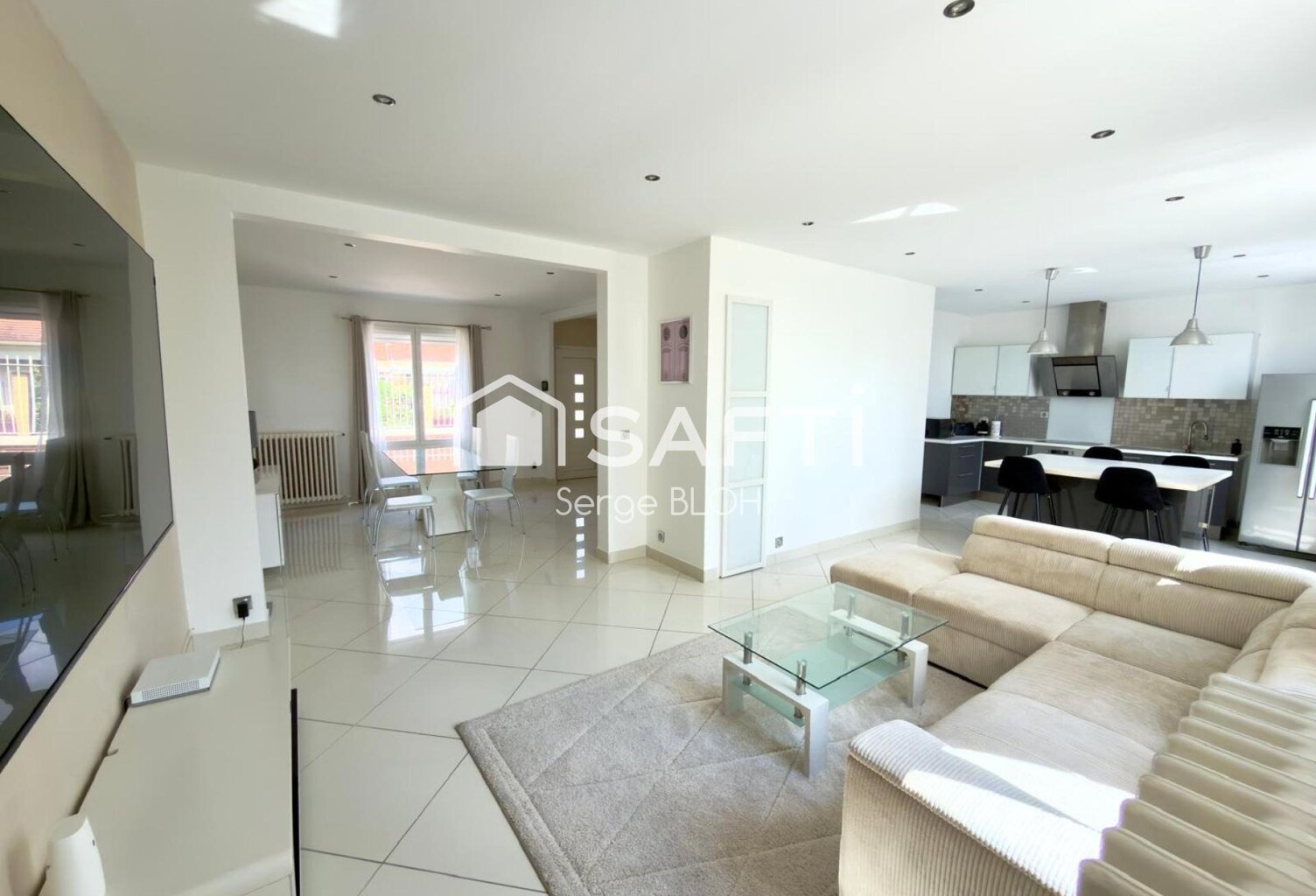 NOGENT SUR OISE, BELLE MAISON FAMILIALE EN PIERRE — photo 1