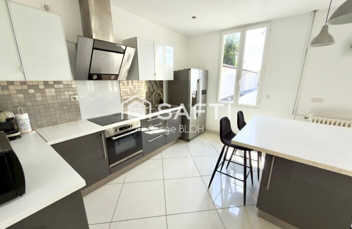 NOGENT SUR OISE, BELLE MAISON FAMILIALE EN PIERRE — photo 4