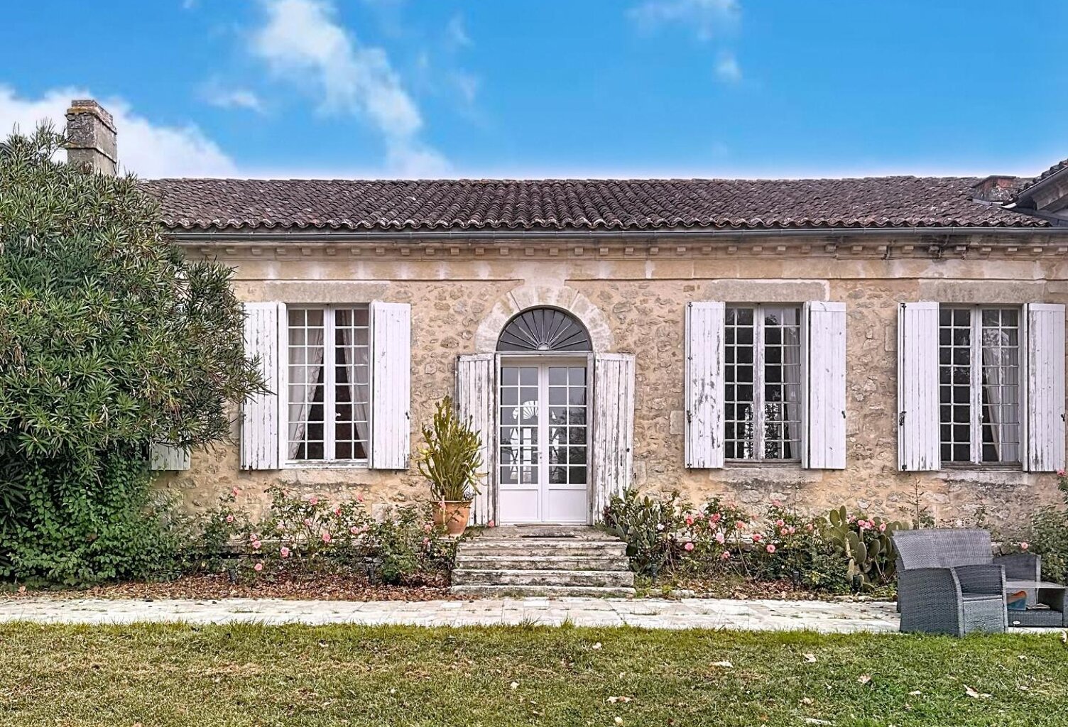 Superbe ensemble immobilier et ses 38 hectares de terres. — photo 1