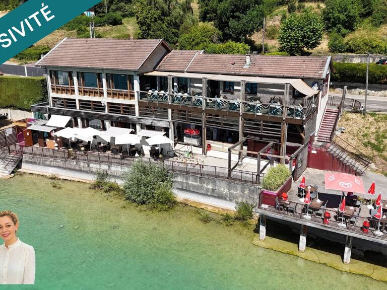 À deux pas du lac de Paladru, restaurant avec terrasse et logement de fonction  Une opportunité rare dans un secteur touristique recherché ! — photo 1
