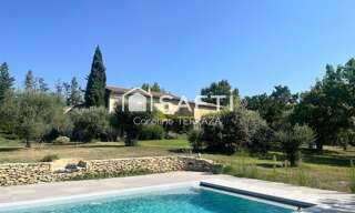 Maison 10 Pièces 248 m² à vendre à Cabrières-d'Avignon (84220)