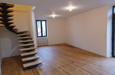 MAISON DE RUE - T4 — photo du bien