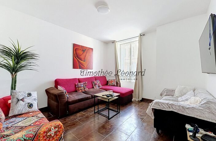 Maison familiale avec jardin et garage — photo 2