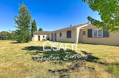 Maison familiale de plain-pied  6 chambres  Terrain arboré de 2 460 m² — photo du bien