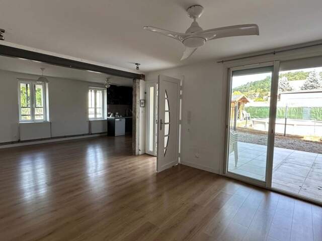 BOÉ - MAISON EN PIERRE DE 150 M2  4 CHAMBRES  PISCINE  BEAUX VOLUMES — photo du bien
