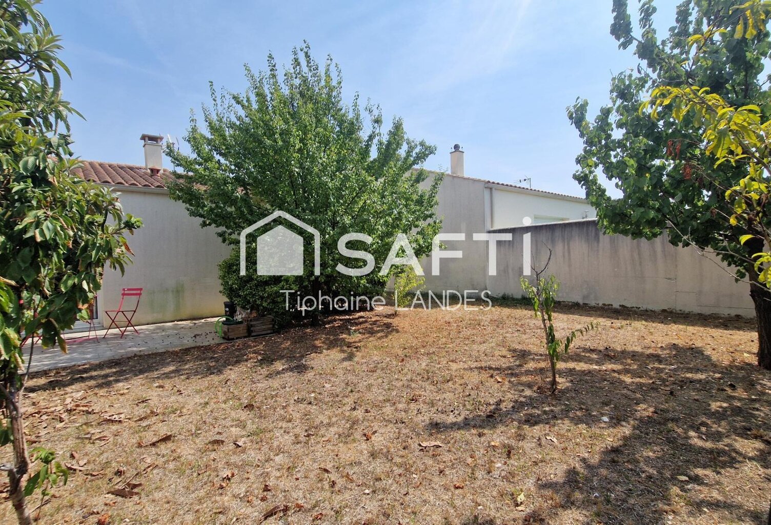 Maison de plain-pied avec jardin arboré. — photo 1