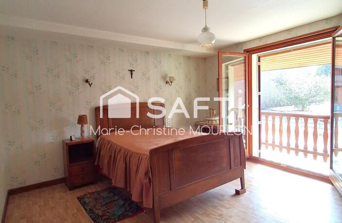 Maison en pierre et plots rénovée en 1989 à Bolandoz (25330). — photo 5