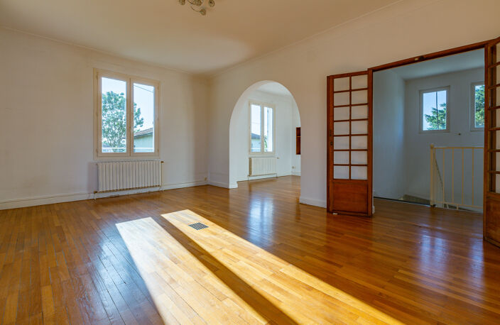 Maison de 2 logements : 1T3 et 1T6 avec piscine et garage sur 1675 m2 de terrain, 26100 ROMANS SUR ISERE — photo 4