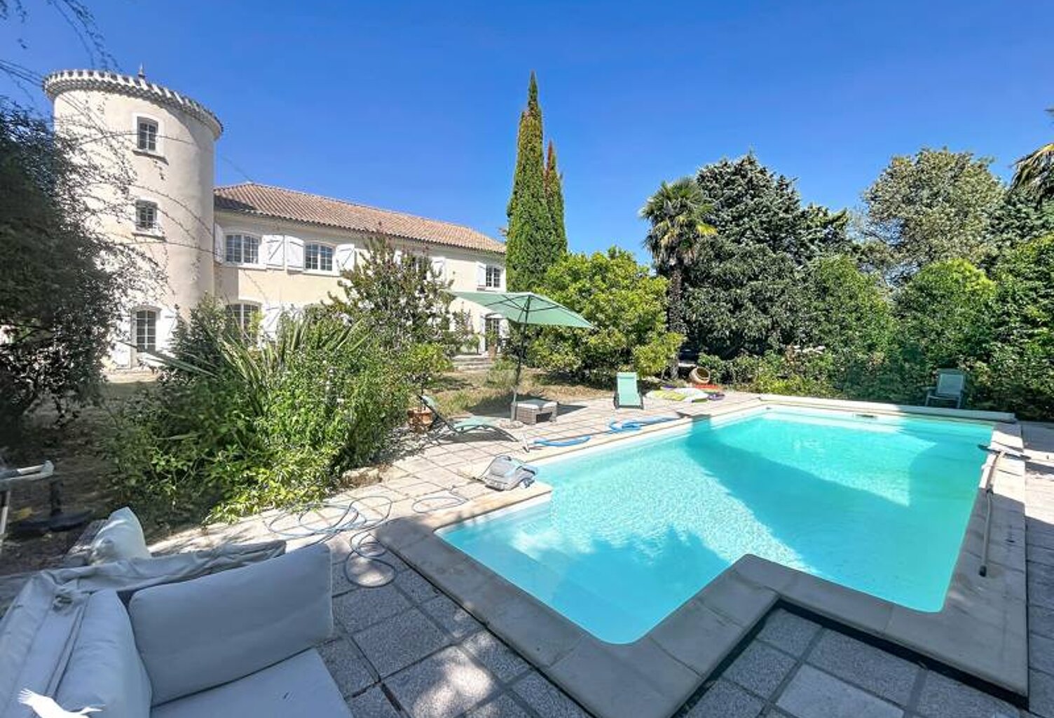 Maison en pierre de 8 pièces principales — photo 1