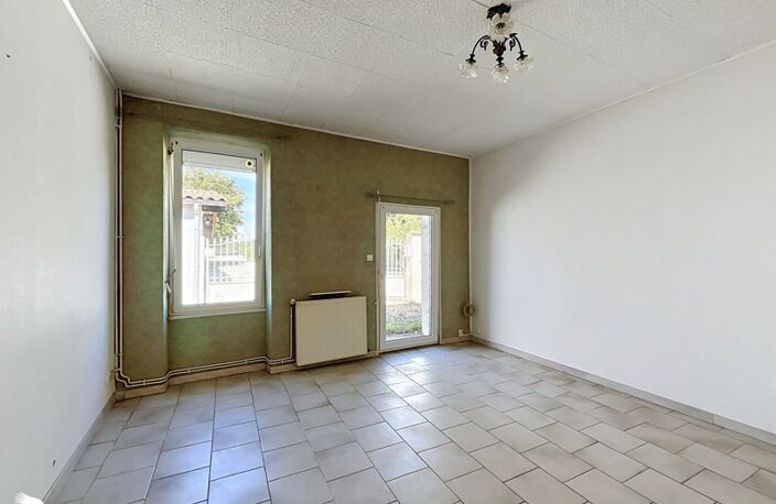 Maison en pierre de 4 pièces principales — photo 2