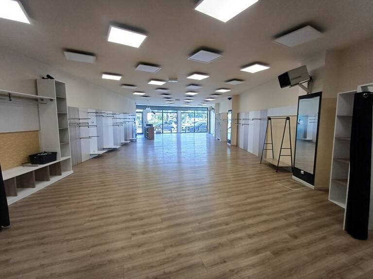 Immeuble  157 m² — photo 1