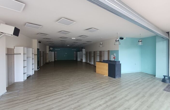 Vente immeuble  157 m² Saint-Céré (46400) — photo 2