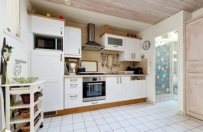 Maison en pierre de 7 pièces principales — photo 4