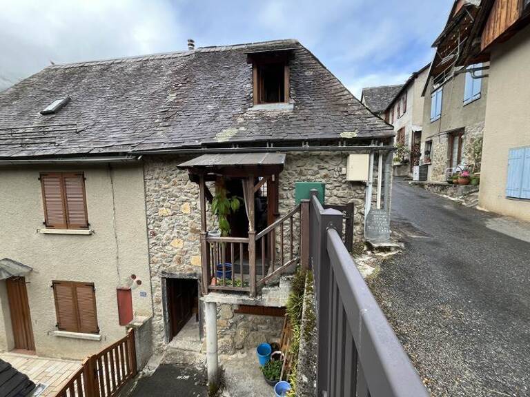 Maison en pierre de 2 pièces principales — photo 1