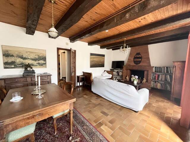 Maison de ville de 4 pièces principales — photo du bien