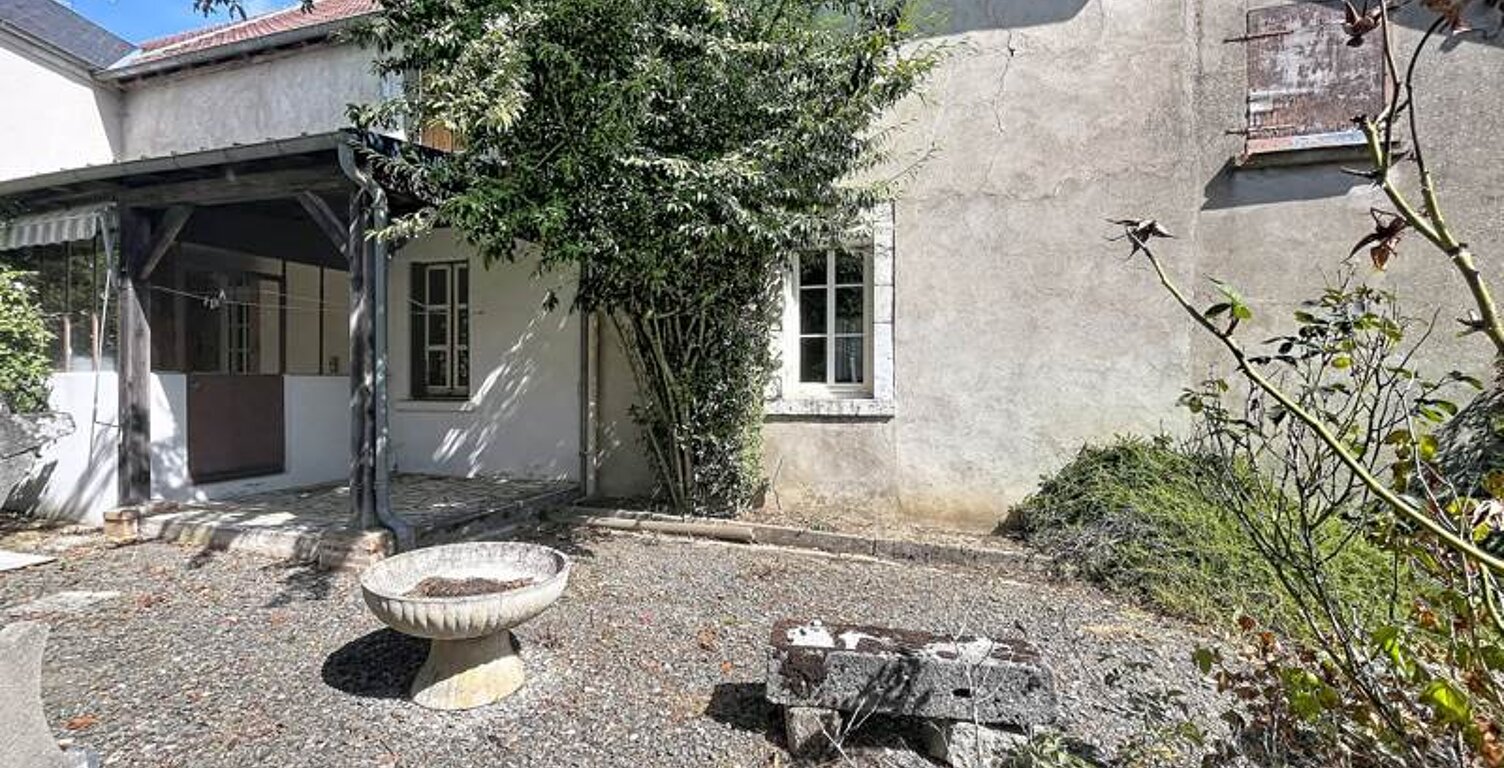 Vente maison 6 pièces 170 m² Civray (18290) — photo 1