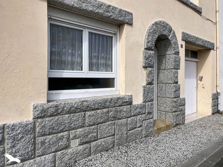 Maison en pierre de 4 pièces principales — photo 1