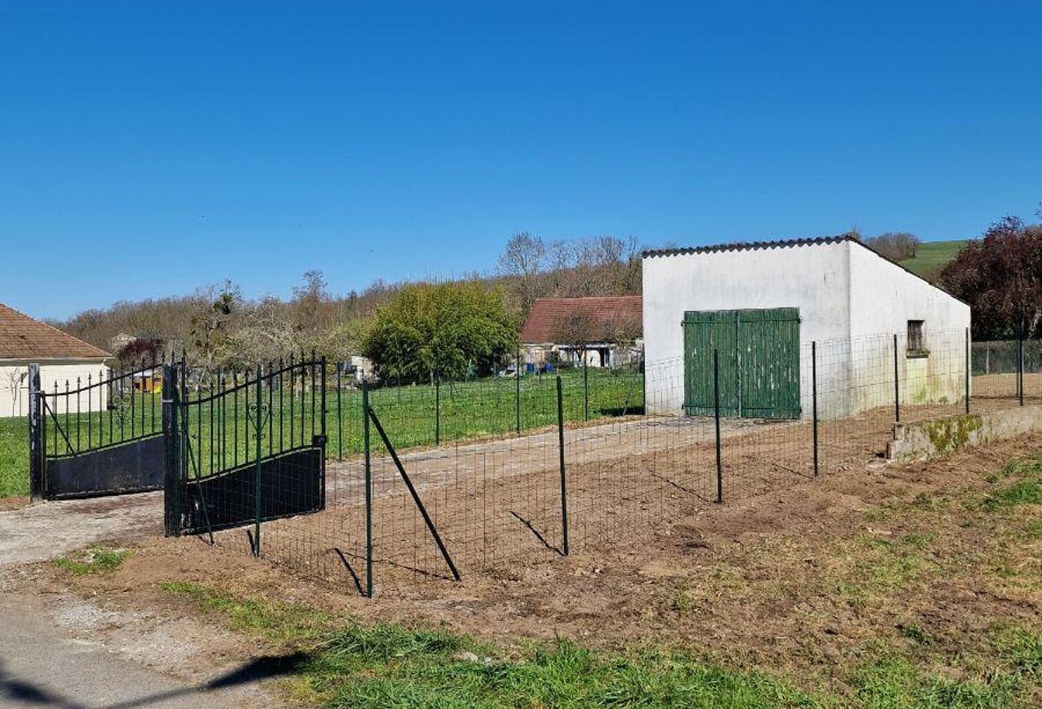 Vente garage  25 m² Le Menoux (36200) — photo 1