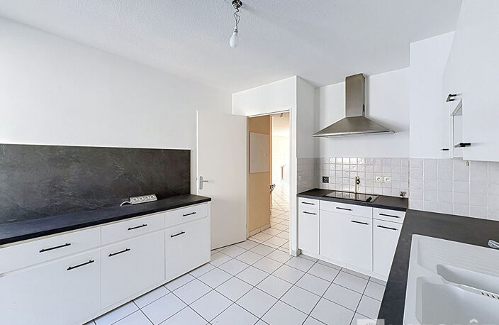 Appartement Voiron 4 pièce(s) 100.4 m2 — photo 3