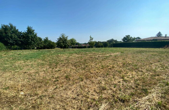 Terrain constructible de 977 m²  Cazaubon (Gers) — photo 4