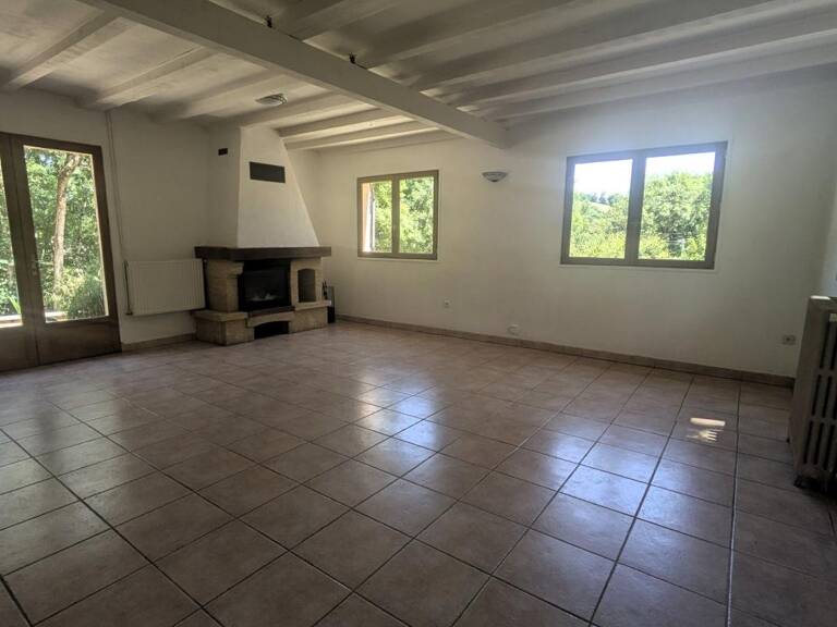 Maison à louer avec terrain et garage — photo 1
