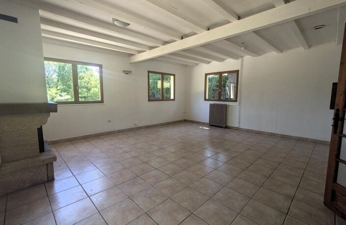 Maison à louer avec terrain et garage — photo 3