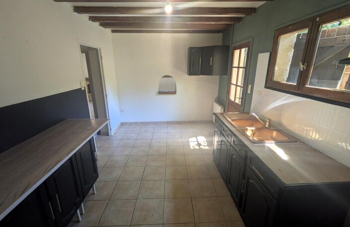 Maison à louer avec terrain et garage — photo 4