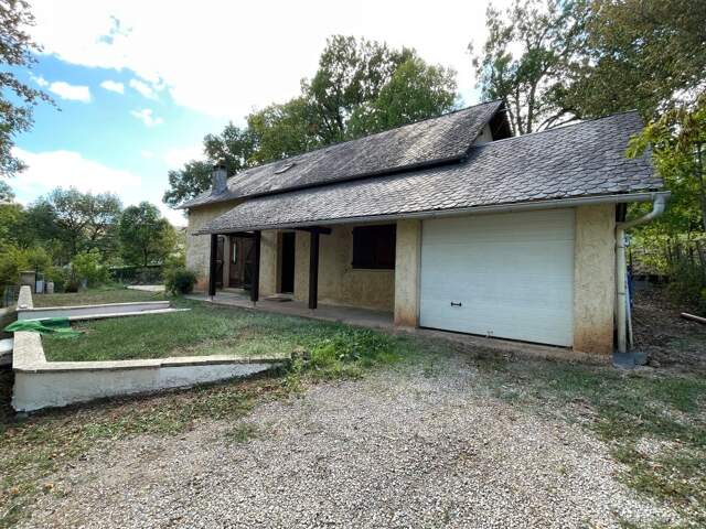 Maison à louer avec terrain et garage — photo du bien