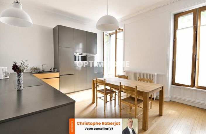 Lumineux appartement Haussmanien de 142m2 au centre-ville de Chalon sur Saône — photo 2