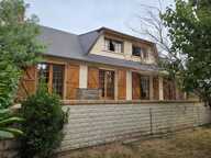 Maison de 145 M2 avec 5 chambres, grand sous-sol,  carport de 44 M2 et une dépendance de 40 M2 à SAINT LEGER DE RÔTES — photo 2